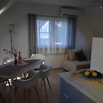 Private With Own Pool And Huge Garden, 150m To Longest Free At Balaton Appartement