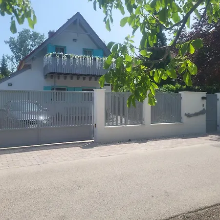 Lejlighed Private With Own Pool And Huge Garden, 150m To Longest Free At Balaton Zamárdi