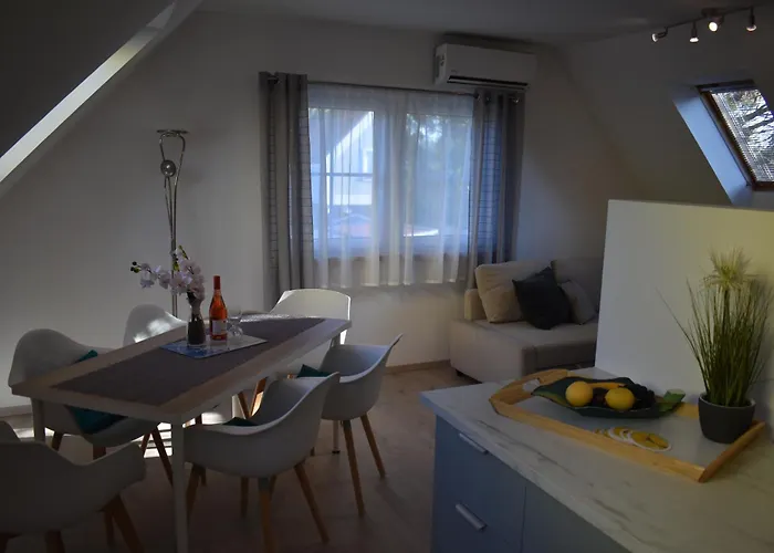 Private With Own Pool And Huge Garden, 150m To Longest Free At Balaton アパート