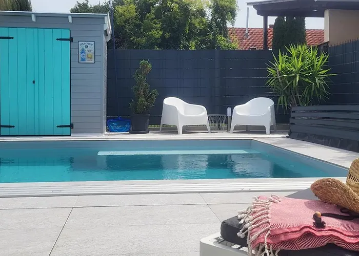 Private With Own Pool And Huge Garden, 150m To Longest Free At Balaton Zamárdi