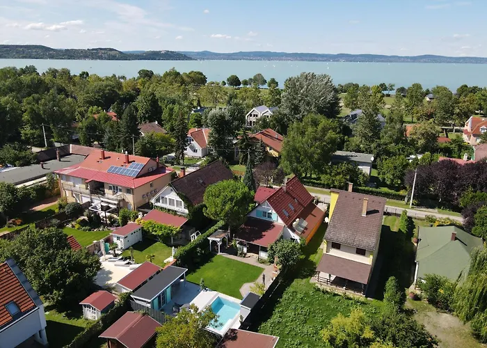 Private With Own Pool And Huge Garden, 150m To Longest Free At Balaton Zamárdi