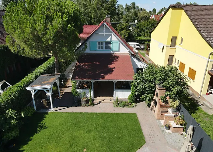 Private With Own Pool And Huge Garden, 150m To Longest Free At Balaton Appartement Zamárdi