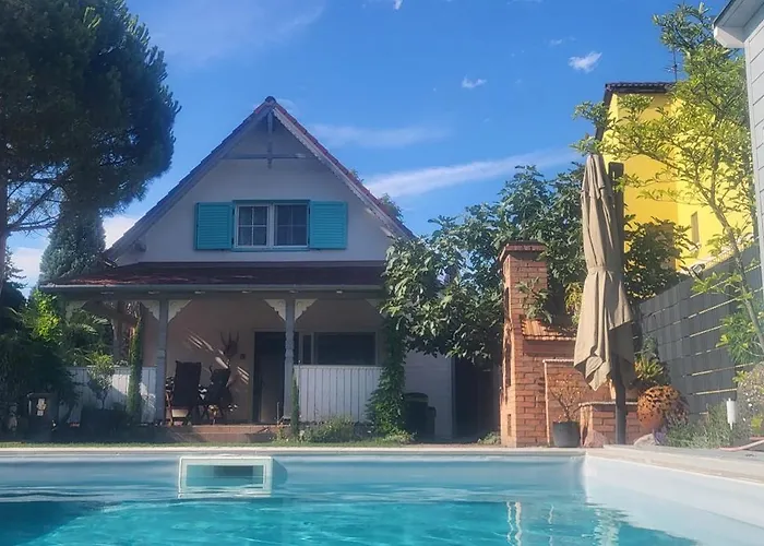 アパート Private With Own Pool And Huge Garden, 150m To Longest Free At Balaton