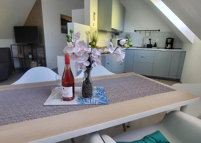 Appartement Private With Own Pool And Huge Garden, 150m To Longest Free At Balaton *