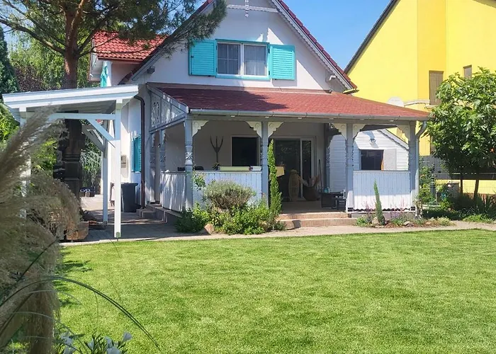 Private With Own Pool And Huge Garden, 150m To Longest Free At Balaton アパート