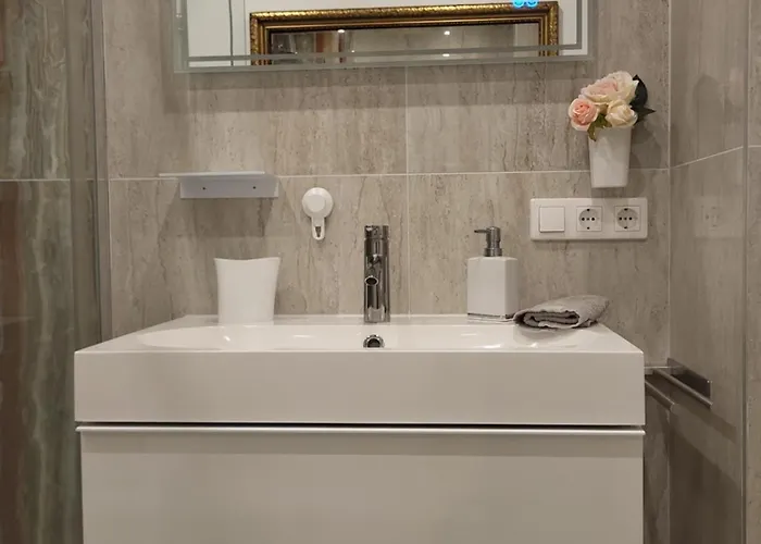 アパート Private With Own Pool And Huge Garden, 150m To Longest Free At Balaton