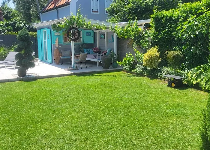 Private With Own Pool And Huge Garden, 150m To Longest Free At Balaton Lejlighed Zamárdi