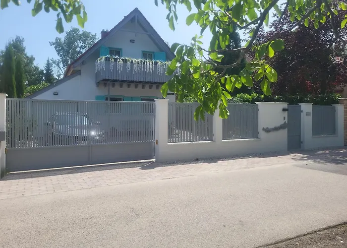 Lejlighed Private With Own Pool And Huge Garden, 150m To Longest Free At Balaton Zamárdi